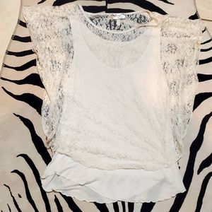 SALE 5 items/$20 🌞 White lacy top LAVISH